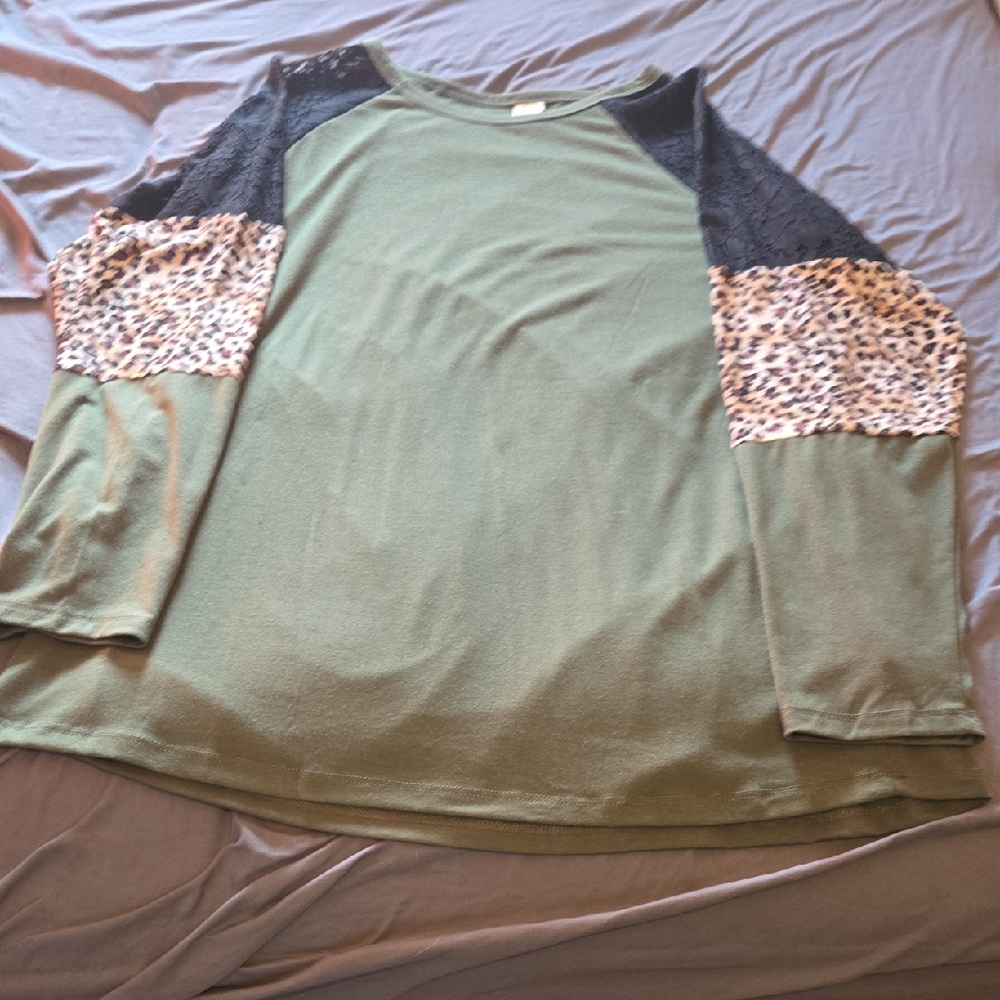 Elegant Olive Green Long Sleeve Top with Lace and Leopard Accents